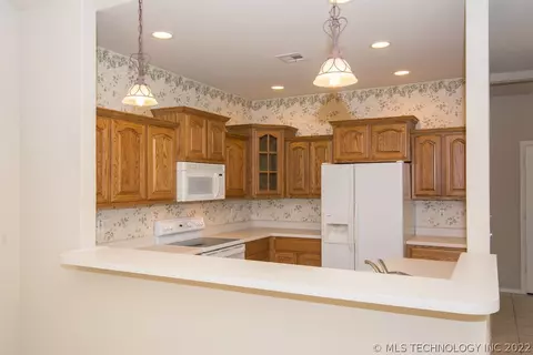 8206 E 74th Ct, Tulsa, OK 74133 photo 10