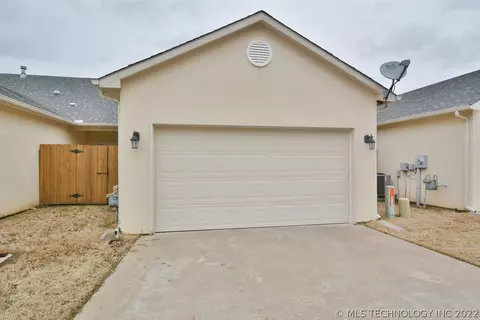 8206 E 74th Ct, Tulsa, OK 74133 photo 24