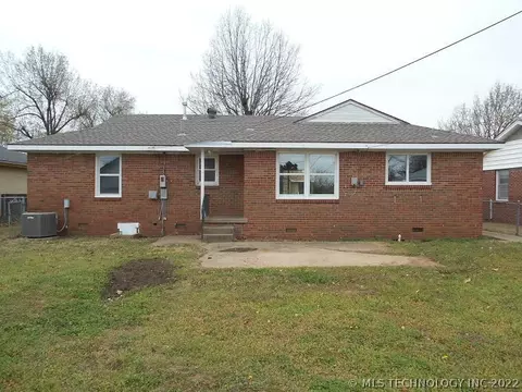 7517 E 4th St, Tulsa, OK 74112 photo 2