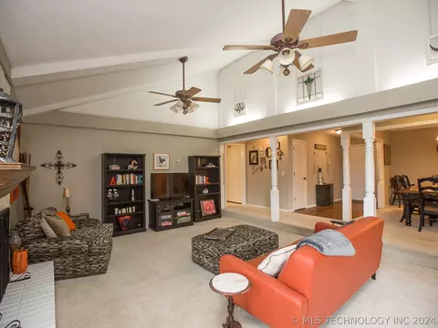 12505 E 37th St, Tulsa, OK 74146 photo 8
