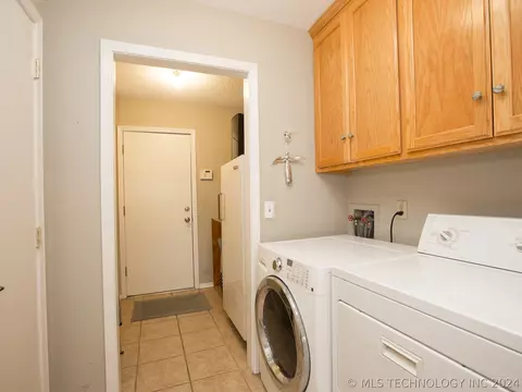 12505 E 37th St, Tulsa, OK 74146 photo 19