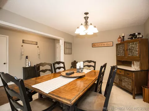 12505 E 37th St, Tulsa, OK 74146 photo 4