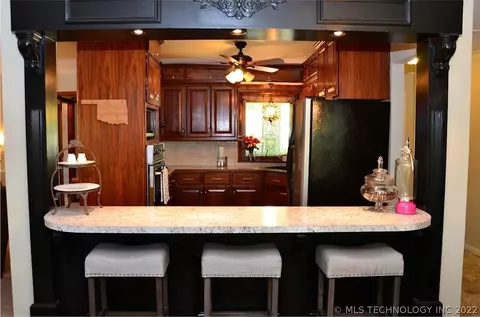 4158 E 48th Pl, Tulsa, OK 74135 photo 9