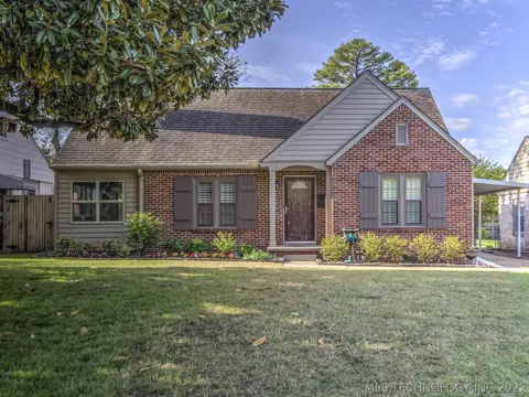 2442 E 17th Pl, Tulsa, OK 74104 photo 1