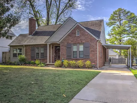 2442 E 17th Pl, Tulsa, OK 74104 photo 2