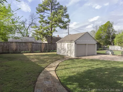 2442 E 17th Pl, Tulsa, OK 74104 photo 23