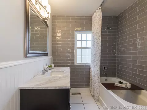 2442 E 17th Pl, Tulsa, OK 74104 photo 13