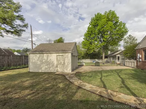 2442 E 17th Pl, Tulsa, OK 74104 photo 24