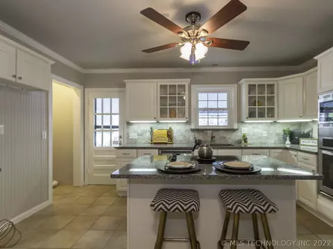 2442 E 17th Pl, Tulsa, OK 74104 photo 9