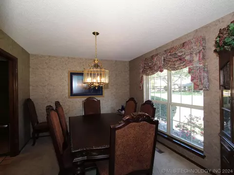 5804 E 97th St, Tulsa, OK 74137 photo 6