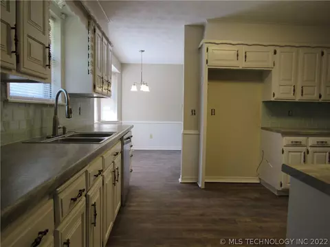 12354 E 39th St, Tulsa, OK 74146 photo 6