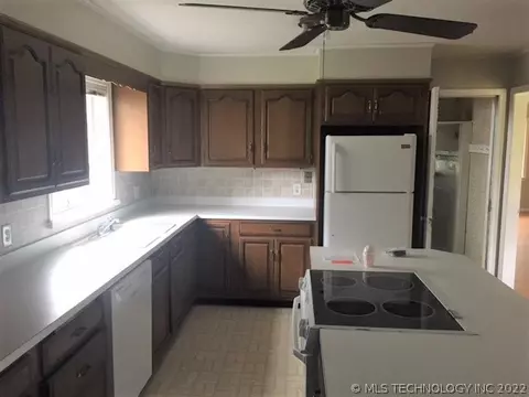 7424 E 2nd St, Tulsa, OK 74112 photo 5