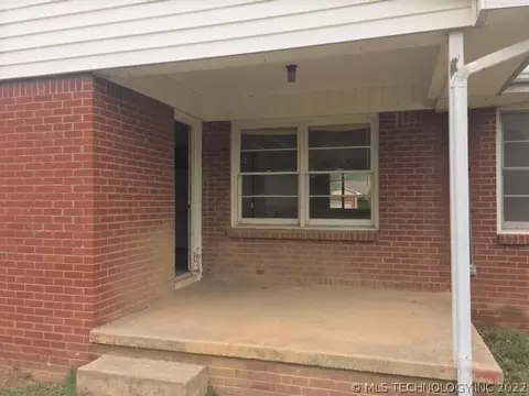 7424 E 2nd St, Tulsa, OK 74112 photo 10