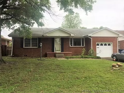 7424 E 2nd St, Tulsa, OK 74112 photo 1