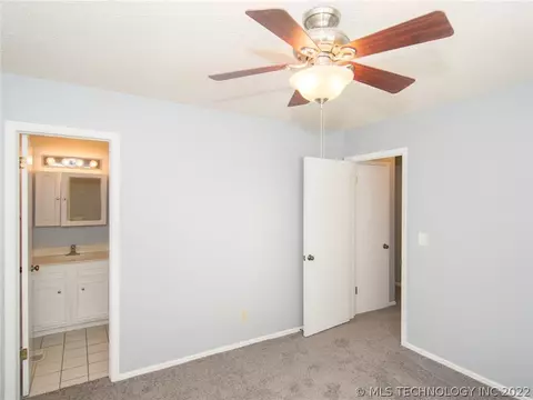 2015 E 52nd St, Tulsa, OK 74105 photo 16