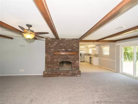2015 E 52nd St, Tulsa, OK 74105 photo 4