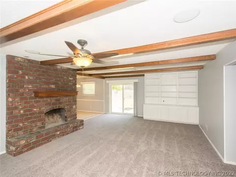 2015 E 52nd St, Tulsa, OK 74105 photo 5