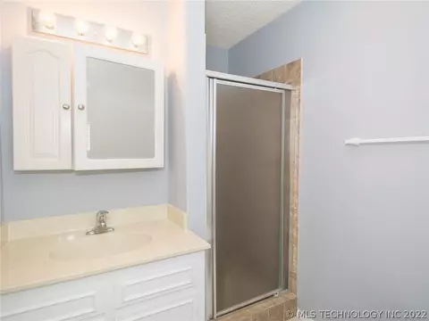 2015 E 52nd St, Tulsa, OK 74105 photo 17