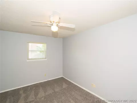 2015 E 52nd St, Tulsa, OK 74105 photo 18