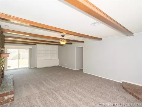 2015 E 52nd St, Tulsa, OK 74105 photo 6
