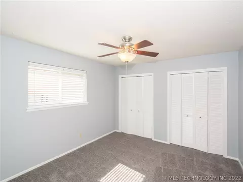 2015 E 52nd St, Tulsa, OK 74105 photo 14