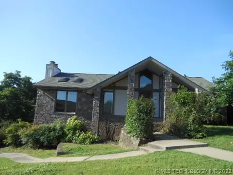 6910 E 65th St, Tulsa, OK 74133 photo 1
