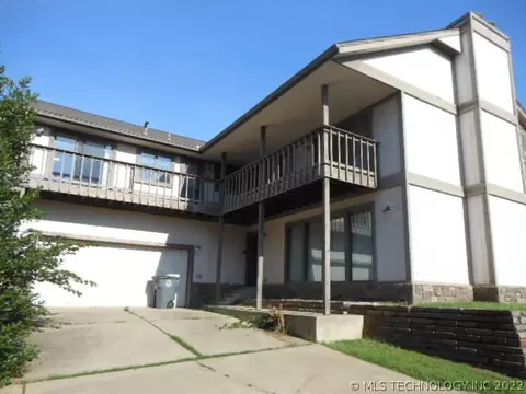 6910 E 65th St, Tulsa, OK 74133 photo 2
