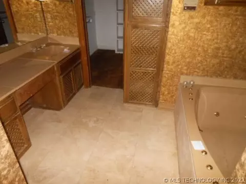 6910 E 65th St, Tulsa, OK 74133 photo 11