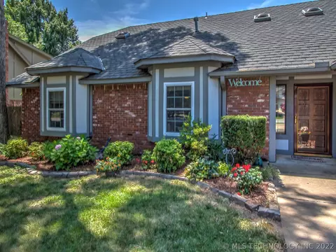 5820 E 78th Pl, Tulsa, OK 74136 photo 2