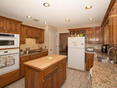 5820 E 78th Pl, Tulsa, OK 74136 photo 11