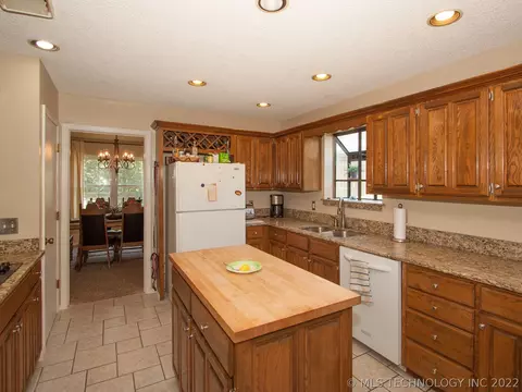 5820 E 78th Pl, Tulsa, OK 74136 photo 12