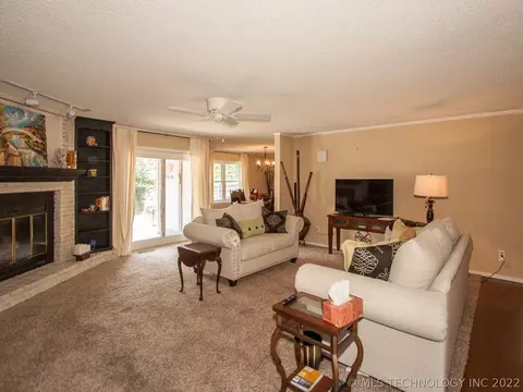 5820 E 78th Pl, Tulsa, OK 74136 photo 5