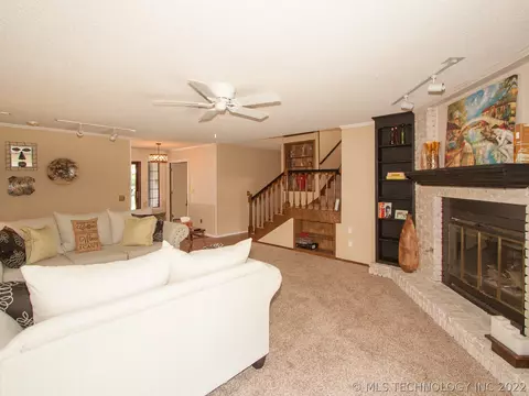 5820 E 78th Pl, Tulsa, OK 74136 photo 7