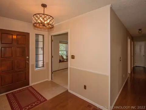 5820 E 78th Pl, Tulsa, OK 74136 photo 3