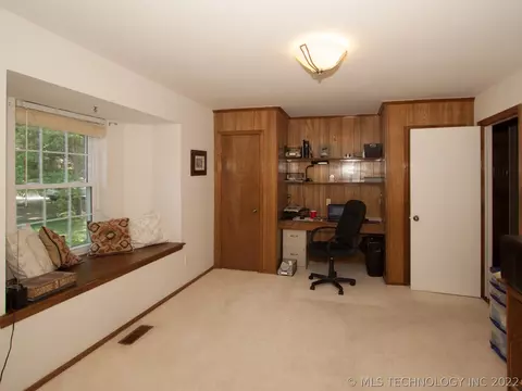 5820 E 78th Pl, Tulsa, OK 74136 photo 13