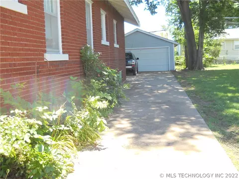 1920 E 13th St, Tulsa, OK 74104 photo 4