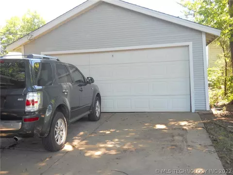 1920 E 13th St, Tulsa, OK 74104 photo 5