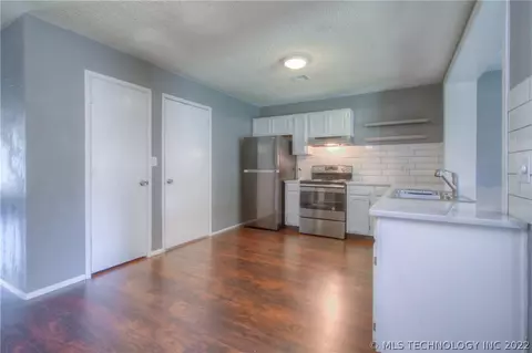 1017 E 144th Pl, Glenpool, OK 74033 photo 7