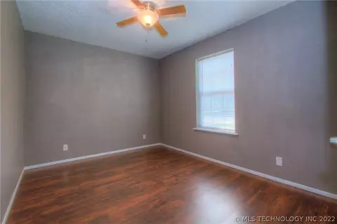 1017 E 144th Pl, Glenpool, OK 74033 photo 14