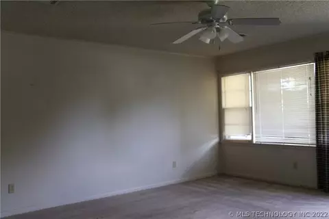 6526 E 7th St, Tulsa, OK 74112 photo 6