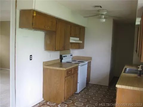 709 SE 3rd St, Checotah, OK 74426 photo 8