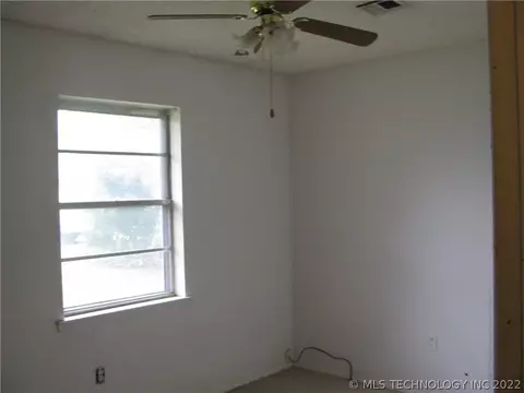 709 SE 3rd St, Checotah, OK 74426 photo 11