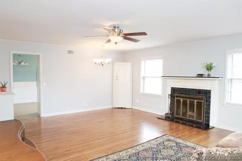 1531 E 60th Pl, Tulsa, OK 74105 photo 8