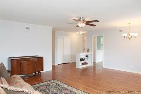 1531 E 60th Pl, Tulsa, OK 74105 photo 12