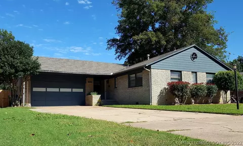 1531 E 60th Pl, Tulsa, OK 74105 photo 1