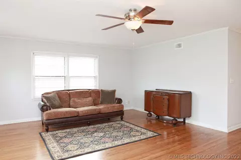 1531 E 60th Pl, Tulsa, OK 74105 photo 11