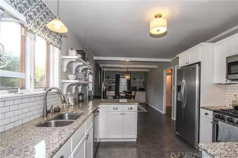 1721 E 57th St, Tulsa, OK 74105 photo 9