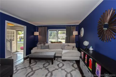1721 E 57th St, Tulsa, OK 74105 photo 2