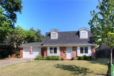 1721 E 57th St, Tulsa, OK 74105 photo 1