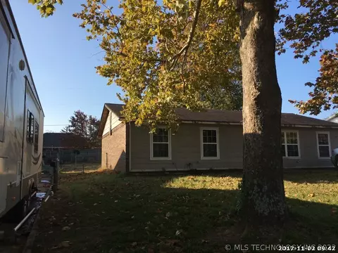 1109 S M St, Barling, AR 72923 photo 3